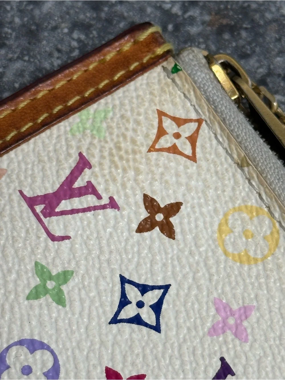 VTG Louis Vuitton X Takashi Murakami White Multicolor Key Cles Wallet M92655
